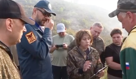 Mash показал видео, как губернатор Забайкалья вытер козюлю об начальницу лесничества