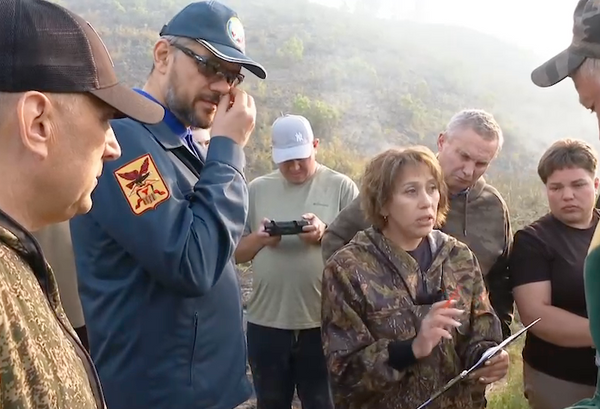 В администрации Забайкалья объяснили видео с губернатором, вытирающим палец о начальницу лесничества