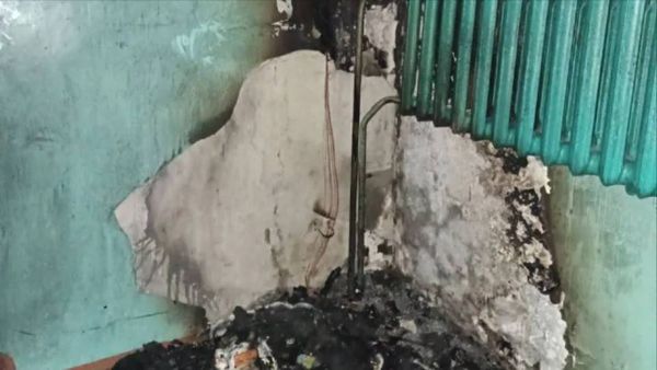 Детскую коляску подожгли в подъезде дома в Ангарске