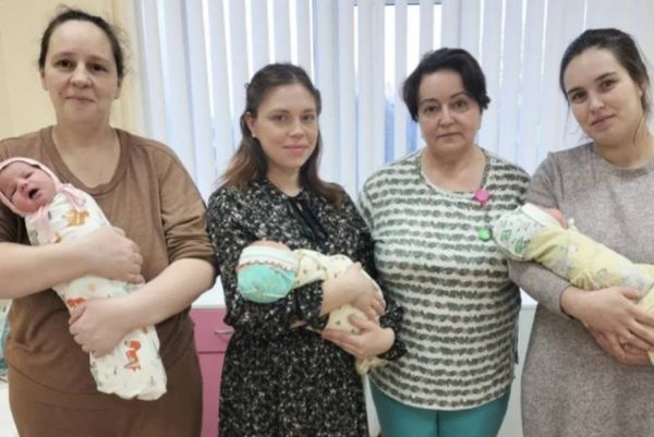 Трёх мам с новорождёнными санавиацией доставили из Молчанова в Могочино