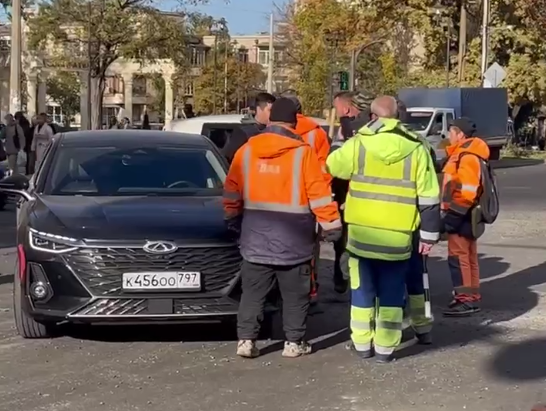 Инженера, который уложил на асфальт военного следователя, отпустили из под стражи