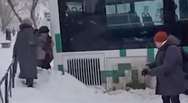 Аномальный снегопад в Амурской области
