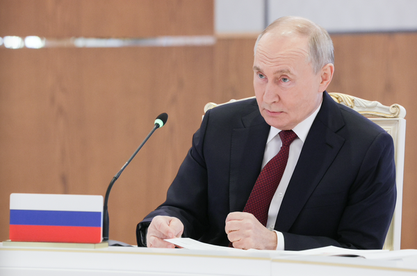 Путин заявил, что в России началось серийное производство ракет "Орешник"