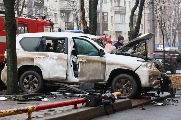 После взрыва машины в Донецке погиб начальник Еленовской колонии ДНР Сергей Евсюков