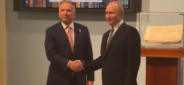 https://static.mash.ru/unsafe/rs:fit:600/czM6Ly9tYXNoL2ltYWdlLzIwMjUtMDQtMTEvZWU0NTkyODEtMDdiMi00OTE3LWI0NjEtMjE1M2JjMTI1NGZmLmpwZWc