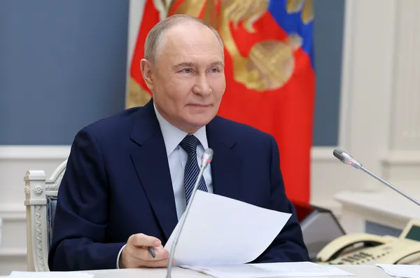 https://static.mash.ru/unsafe/rs:fit:600/czM6Ly9tYXNoL2ltYWdlLzIwMjUtMDUtMjkvY2UyYjY2MjQtMWQ3OS00Mzk2LTkxZmMtOWEzNmY2ZjUwMmFlLnBuZw