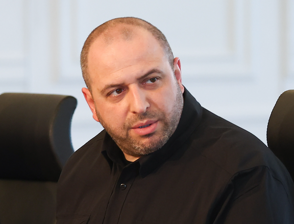 Глава Минобороны Украины заявил о договорённости с Россией об обмене телами по формуле 6000 на 6000