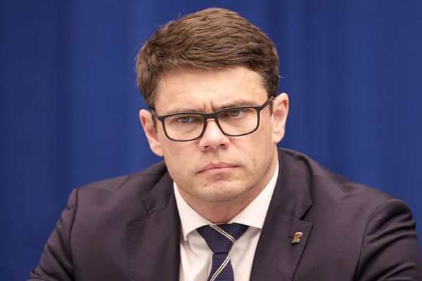 Боярский раскритиковал платную курилку в Пулково и предложил вмешаться ФАС