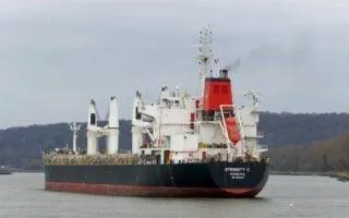 Российский моряк ранен при атаке на греческое судно в Красном море