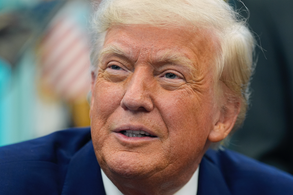 Трамп подписал указ о введении доппошлины в 25% на импорт товаров из Индии в США