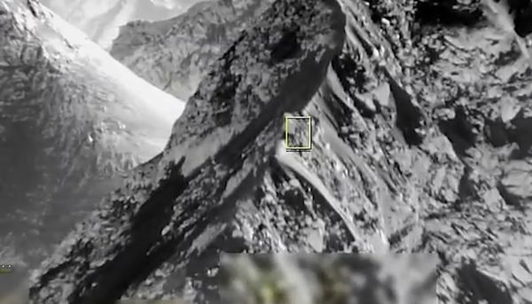 Военный беспилотник Киргизии снял палатку застрявшей на пике Победы россиянки