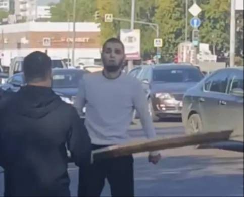 Стали известны подробности о напавшем с ножом на полицейских в Москве
