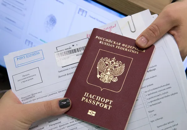 Греция, Италия, Франция и Венгрия отвергли предложение ввести ограничения на выдачу виз россиянам