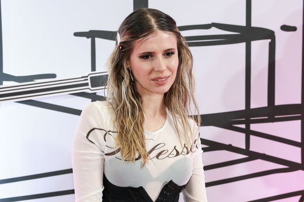 Эльвира Т вернулась на сцену после пятилетнего затишья и подняла ценник почти в два раза