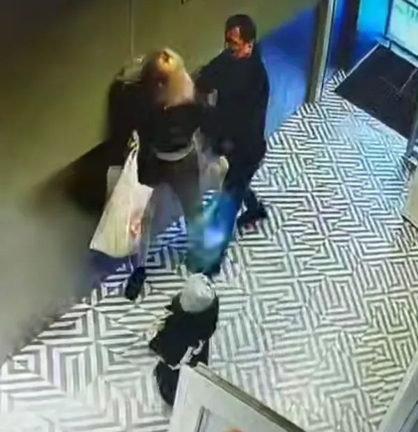 В Подольске мужчина избил мать на глазах у ребёнка