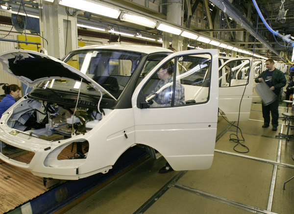Зарплаты рабочих на заводе ГАЗ упали на 20%