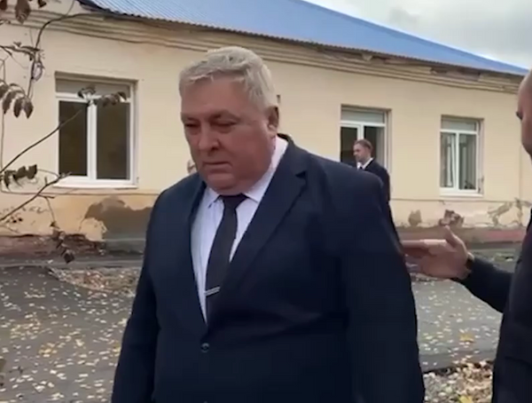 Главу Кинельского района Юрия Жидкова не могут уволить за камень