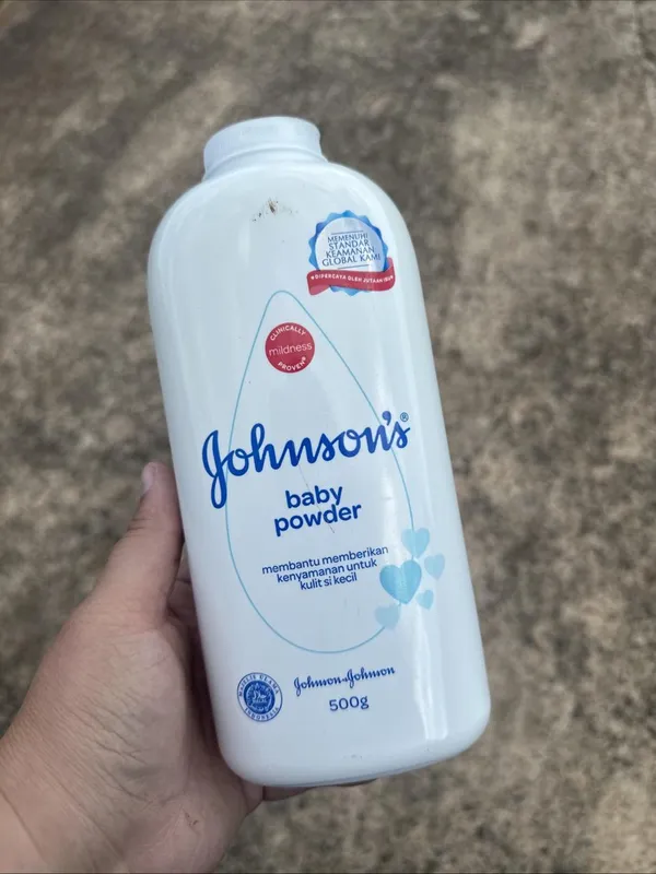 В Британии на Johnson & Johnson подали в суд почти 3000 человек из-за развития онкологии после использования их присыпки