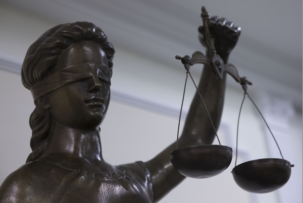 Российский суд впервые завёл дело за рекламу в Instagram*