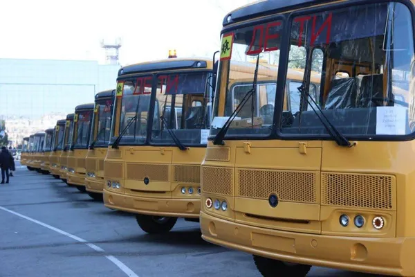 Новые школьные автобусы приехали в Хабаровский край