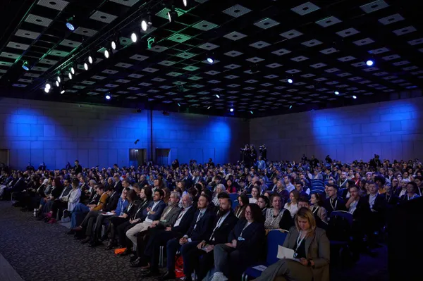 Неизвестные попытались сорвать форум "Диалог о фейках 3.0" в Москве