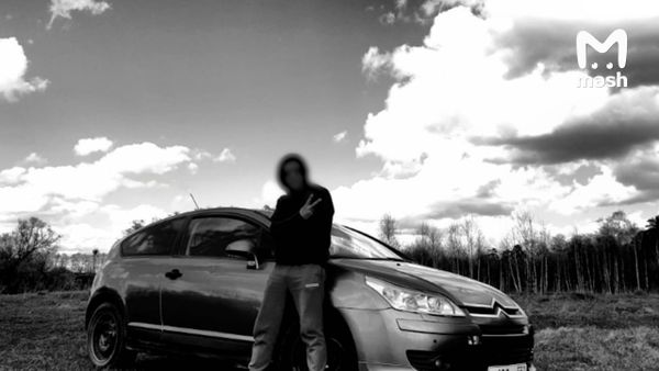 Двух школьниц и мужчину нашли без сознания в машине в Подмосковье