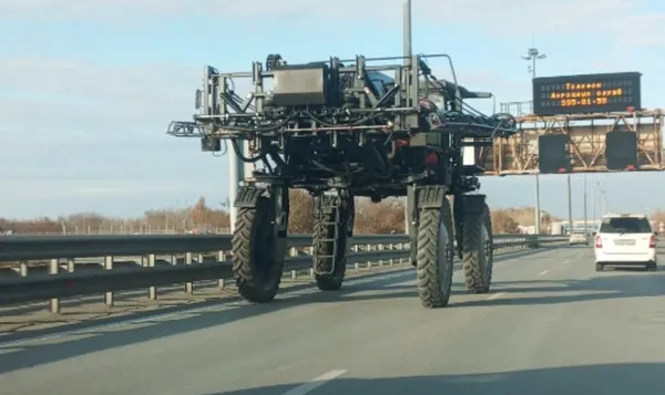 На трассе в Новосибирской области заметили машину-мутант: фото