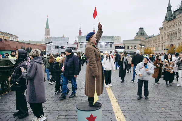 На Красной площади открылась выставка с техникой военных лет, фотографиями и архивными документами