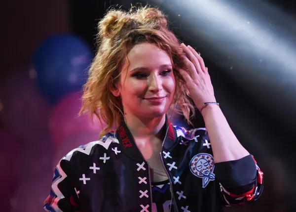 Mash: врачи запретили Монеточке* выступать, чтобы избежать нового приступа на сцене