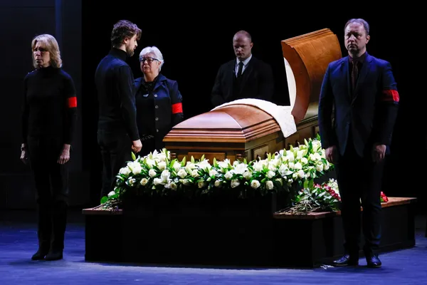 В Москве проходит церемония прощания с народным артистом Владимиром Симоновым