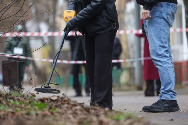 Мальчик, у которого в Красногорске в руке взорвалась мина, остался с одним пальцем