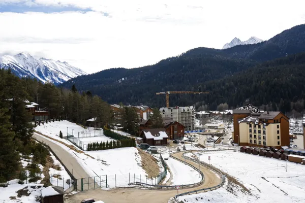 Десятки объектов не построили на курортах "Архыз" и "Эльбрус", несмотря на выделенные 40 миллиардов