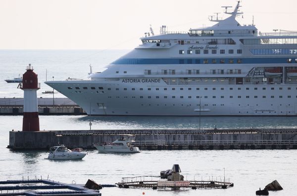 Российские туристы, застрявшие на круизном лайнере в Турции, отправятся обратно в Сочи