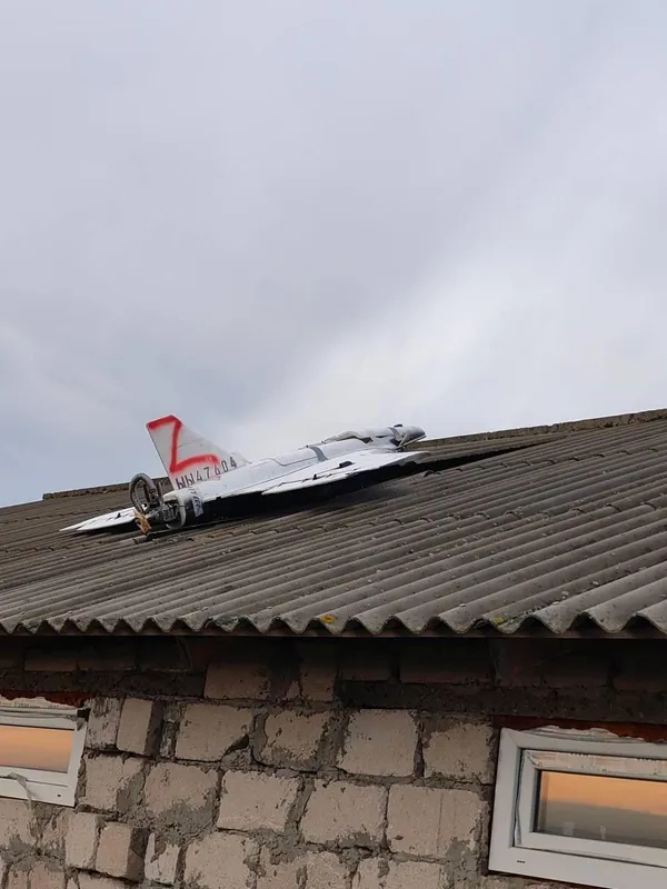 Mash: ВСУ попытались выдать падение дрона на крышу дома в Молдавии за российскую атаку