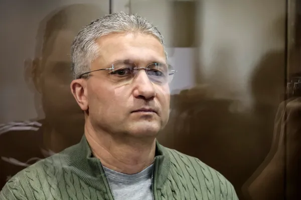 Жёны экс-заминистра Тимура Иванова требуют вернуть им украшения на 200 млн рублей