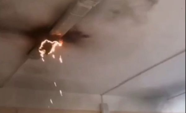 Лампа взорвалась во время урока в школе Сургута