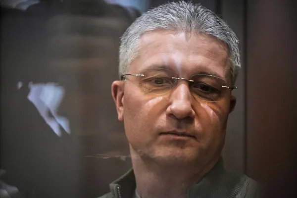 У экс-замминистра обороны Тимура Иванова изъяли особняк и элитную квартиру в центре Москвы