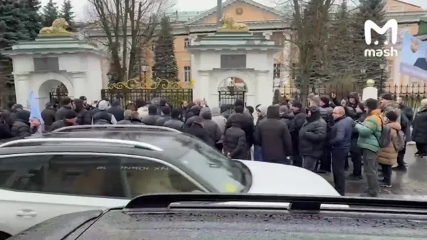 Около 300 человек вышли на митинг у посольства Армении в Москве