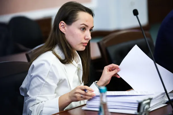 Лариса Долина была уверена, что не продаёт квартиру, утверждает защита артистки