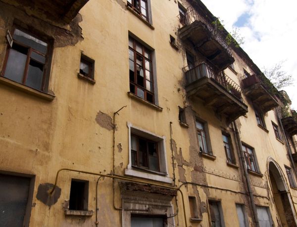 Хабаровский край получит 427 млн на возмещение расходов на переселение людей из аварийного жилья