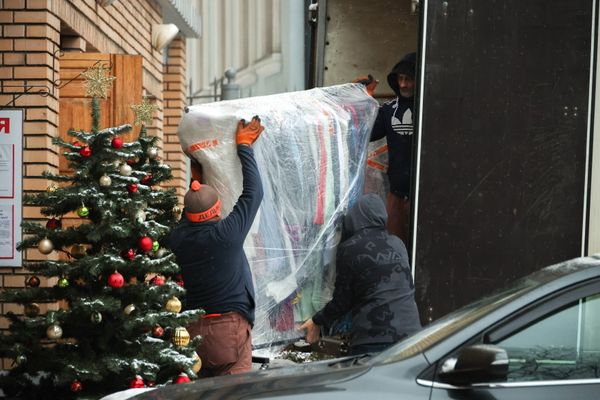 Mash: Лариса Долина перевезла вещи из своей квартиры в самое надёжное место Москвы