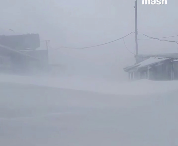 Выбитые окна и машины по крышу в снегах: на Камчатку пришёл Охотоморский циклон