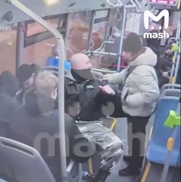 Начало смертельной перепалки между пассажирами автобуса в Подмосковье попало на камеры