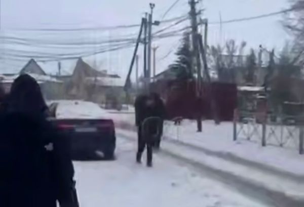 Охранник школы напал с ножом на ученика в Дагестане