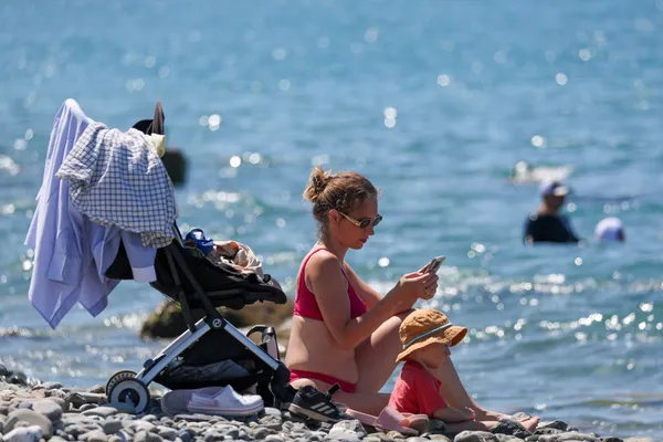 Мамы-блогерки опасны для своих детей, заявили китайские учёные