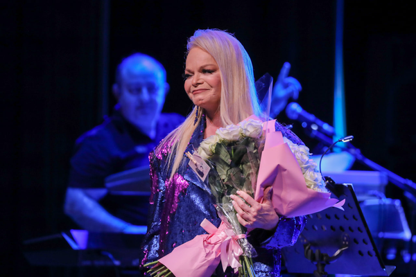 Мошенники начали продавать шестичасовую запись развода Ларисы Долиной