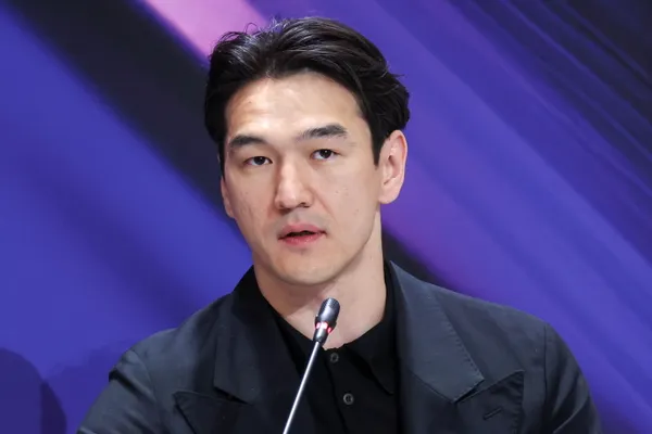 Комику Нурлану Сабурову запретили въезд в Россию на 50 лет из-за критики СВО