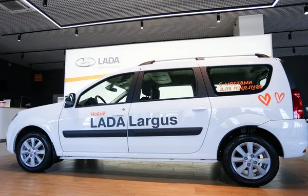 Предприниматели по всей России жалуются на новые Lada Largus