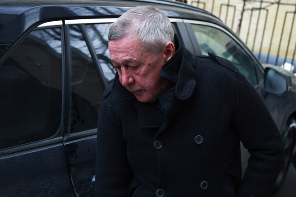 Михаил Ефремов отказался от пеших прогулок и обзавёлся охраной перед премьерой спектакля