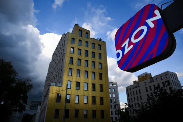 Маркетплейс Ozon могут проверить по двум статьям о нацизме из-за товаров со свастикой